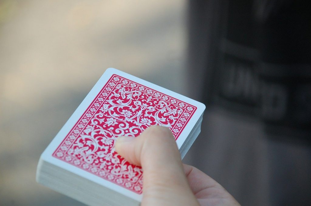Comment tirer les cartes de tarot avec un jeu de 52 cartes ? Sandrine Tarots